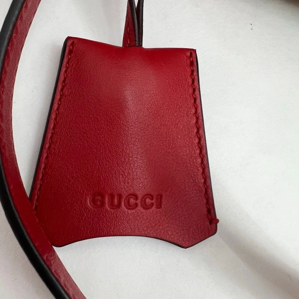 Authentic Gucci GG Supreme‎ Apple Print Padlock Shoulder Bag 🍎✨